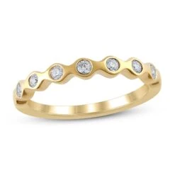 Diamond Anniversary Ring 1/5 Ct Tw In 10K Yellow Gold