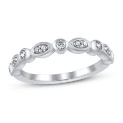 Diamond Anniversary Ring 1/4 Ct Tw In 10K White Gold